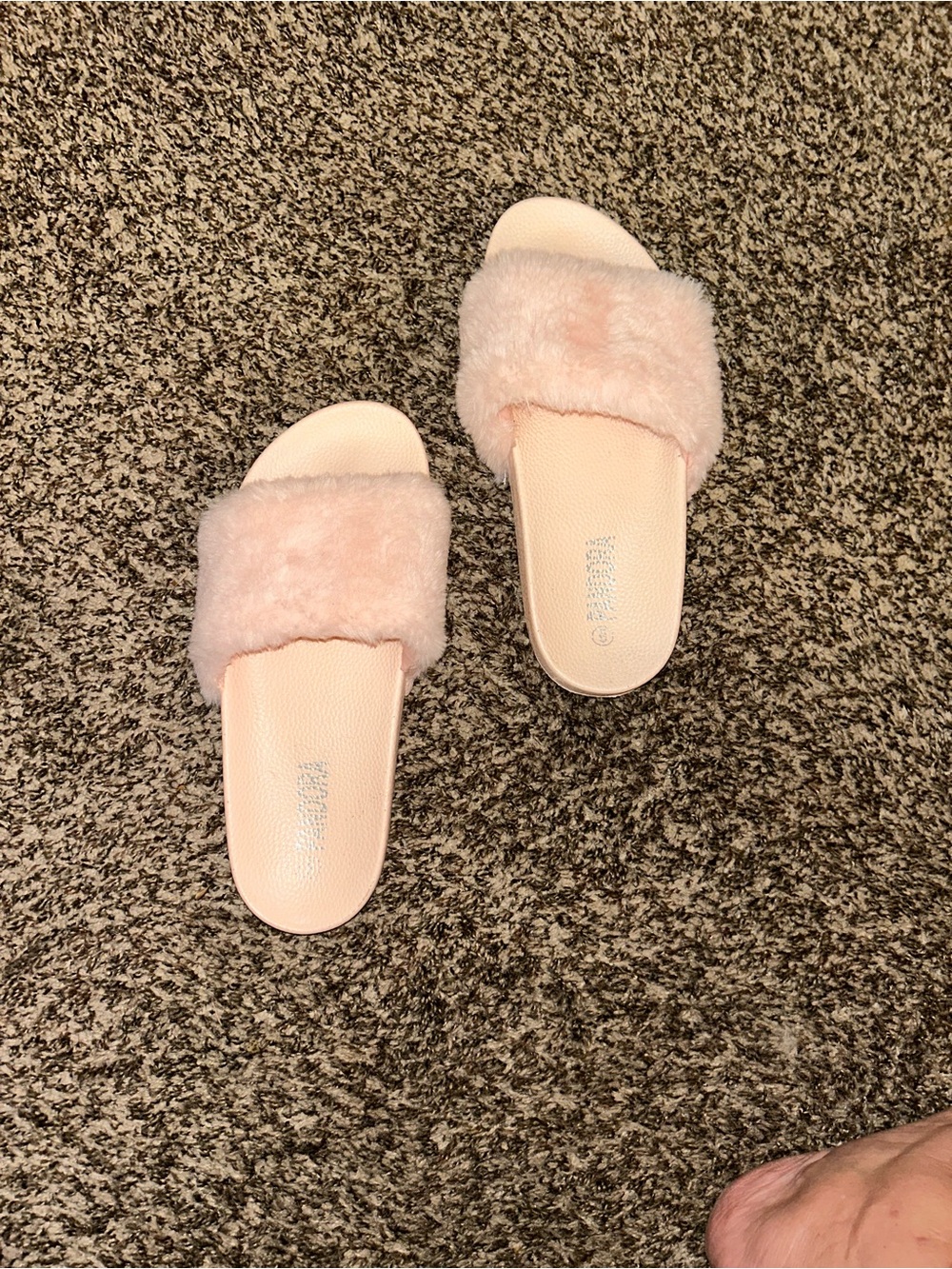Pandora Women's Faux Fur Slide Sandals in Light Pink